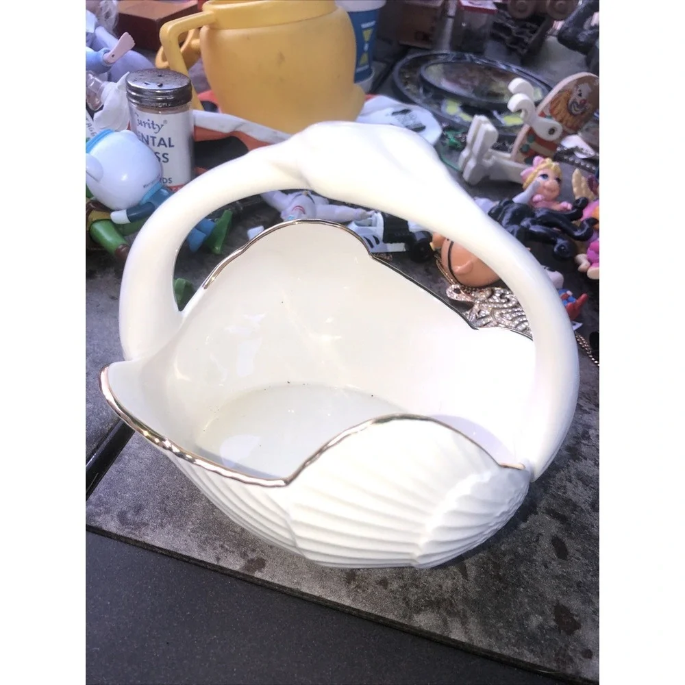 Lenox Porcelain Swan Basket Ivory Dish  6 X 4.5
